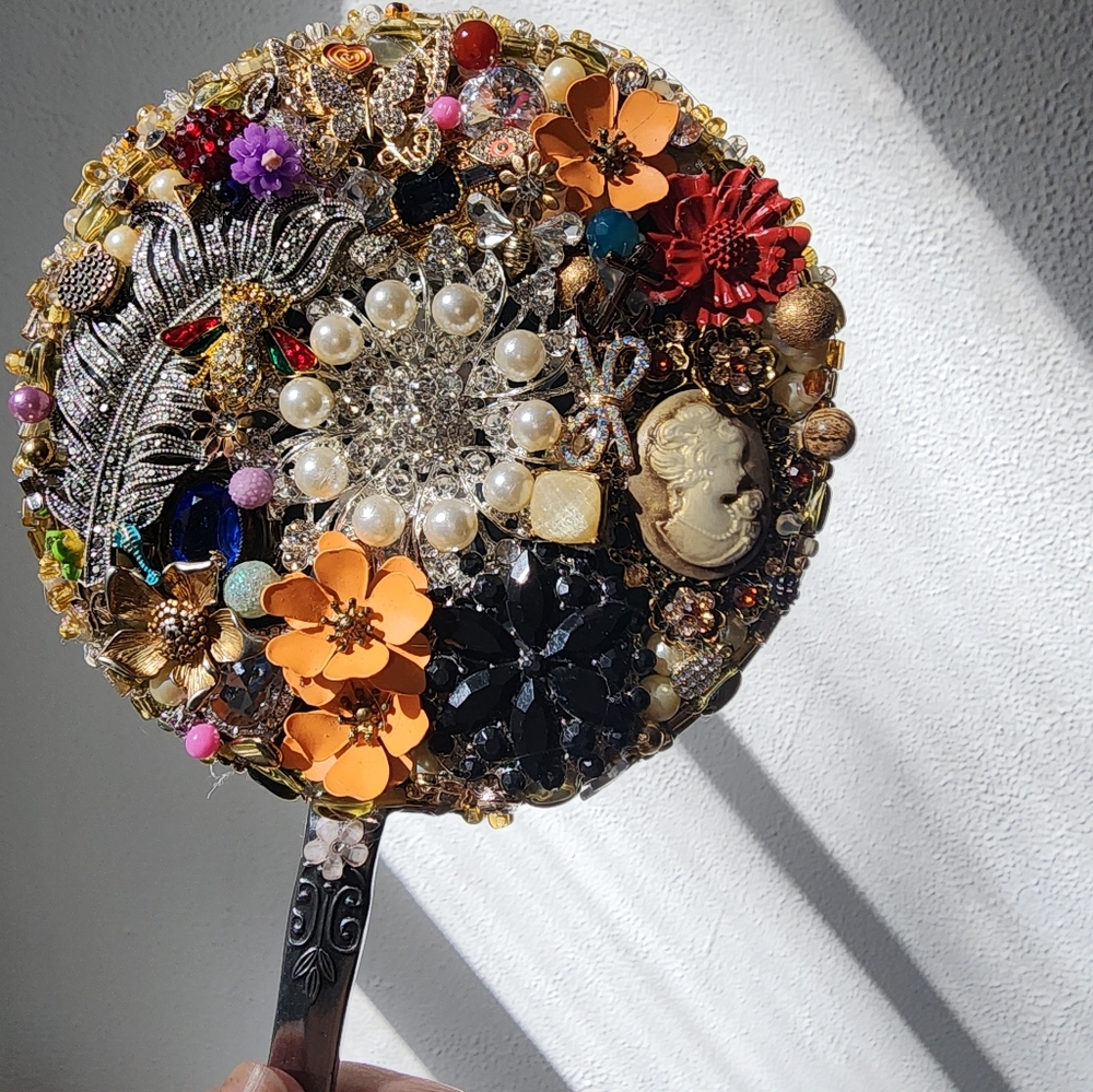 HAND CRAFTED JEWELRY  MIRROR - Picture 4 of 4